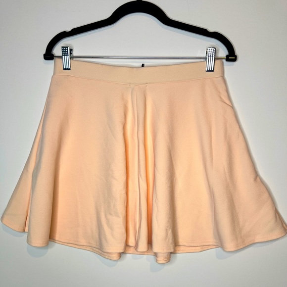 NWT- Flowy Tennis skirt- Boohoo - Picture 3 of 5